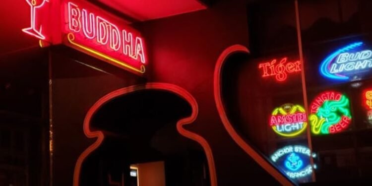 Why Is My Geek Bar Flashing Red