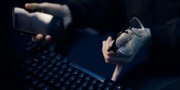 How Do You Split Keyboard on iPad