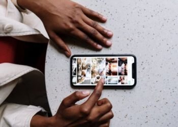 How Do you Delete All Photos From iPhone