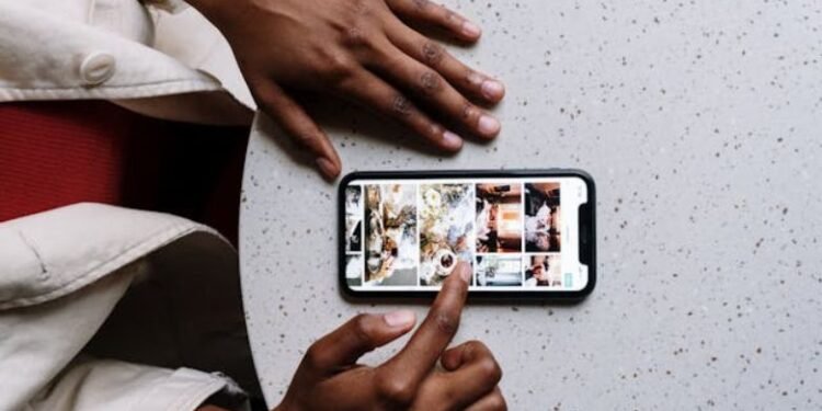 How Do you Delete All Photos From iPhone