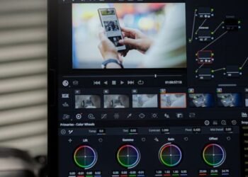 How Do You Put Emojis on Text in DaVinci Resolve