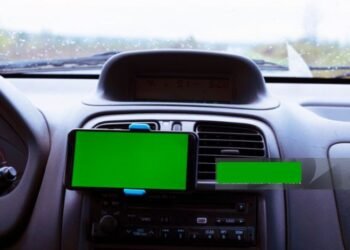 iPhone 17 Pro Max Car Mount