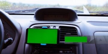 iPhone 17 Pro Max Car Mount